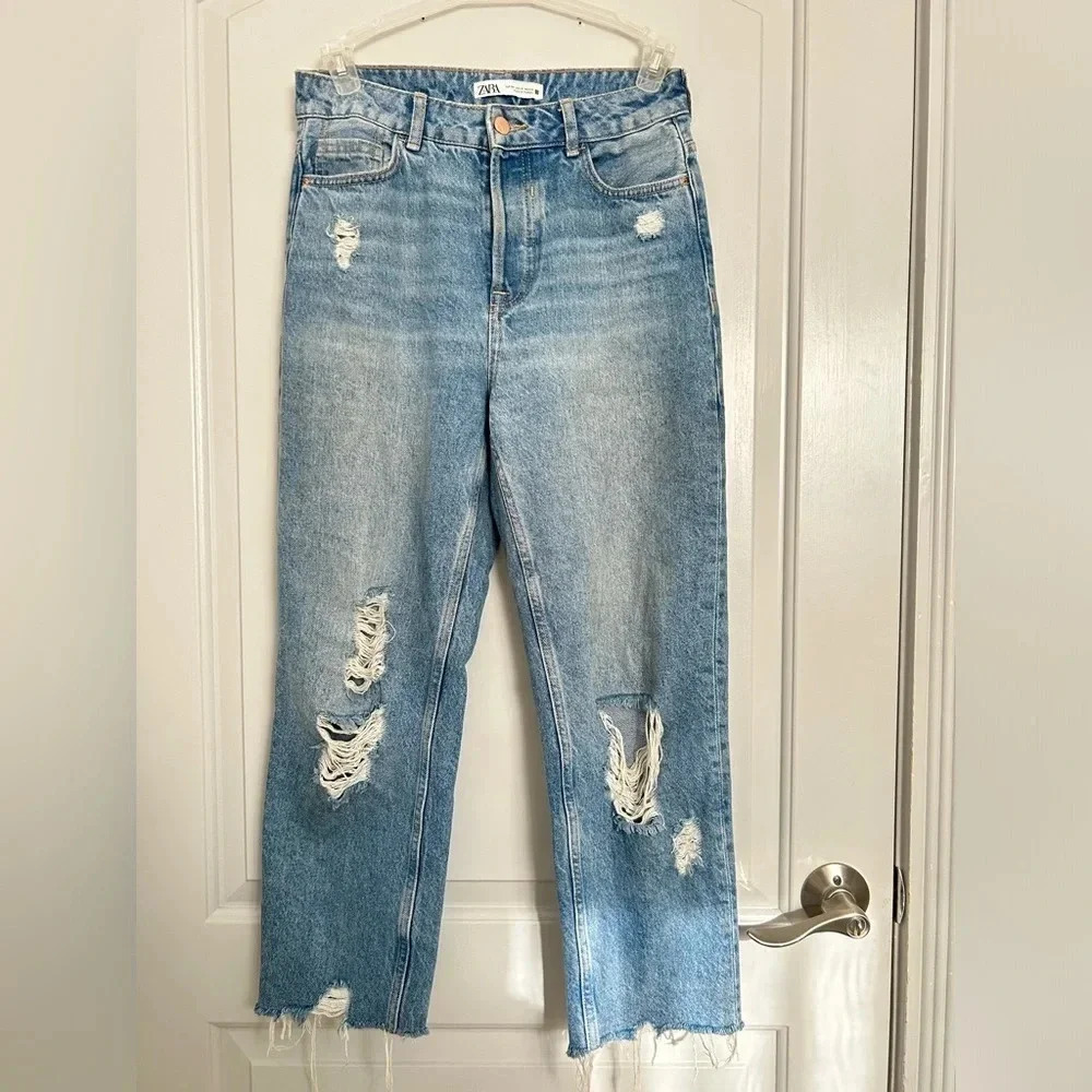 Zara 90s High Rise Straight Leg Distressed Denim size 4